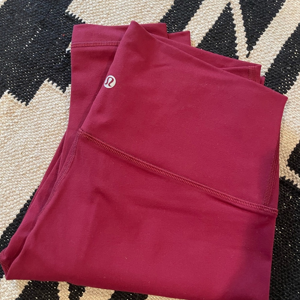Lululemon high times pant, 7/8 length, size 6 a cranberry color